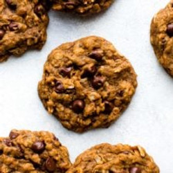 Chewy Pumpkin Oatmeal Chocolate Chip Cookies