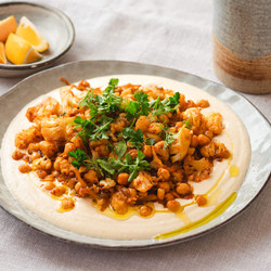 Paprika Chickpeas &amp; Cauliflower With Yoghurt Sauce