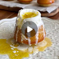 Mini Warm Butter Almond Cakes