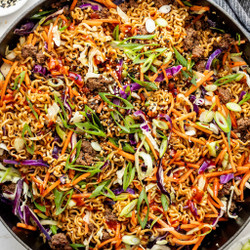 15-minute Beef &amp; Ramen Noodles (1-pan!)