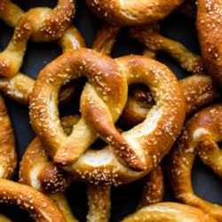 Easy Homemade Soft Pretzels