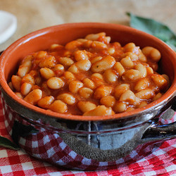 Fagioli all'Uccelletto con Salsiccia