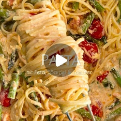 Oven-baked pasta with asparagus, cherry tomatoes &amp; feta