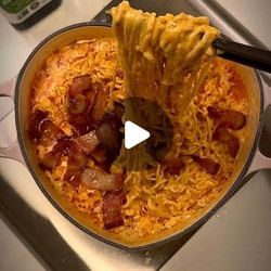 Hailey's Creamy Cheesy Mayo Ramen