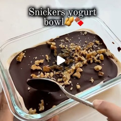 Snickers Yogurt Bowl