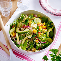 Quinoa-salat Mit Avocado Und Mango