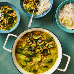 Courgette And White Bean Curry