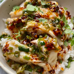 Cantonese White Cut Chicken (白切鸡)
