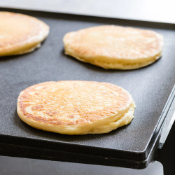 Light And Fluffy Pancakes