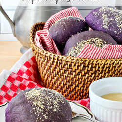 Ube Pandesal Bread