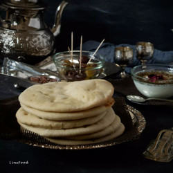 Palestinian Taboon Bread