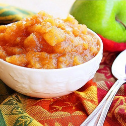 Homemade Cinnamon Applesauce