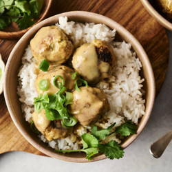 Slow Cooker Thai Curry Chicken Meatballs