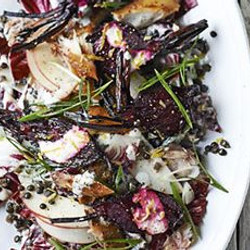 Smoked Mackerel &amp; Beetroot Salad With Creamy Horseradish Dressing