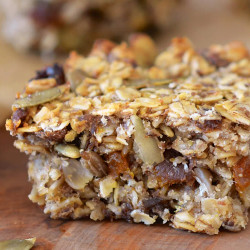 Recipe: Cakey, Oaty Energy Bars Packed With Fruits &amp; Seeds