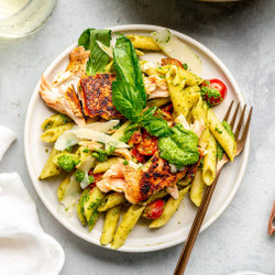 Quick &amp; Easy Salmon Pesto Pasta
