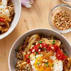 Recipe: Brown Rice Bowl With Lentils, Caramelized Onions &amp; Fried Egg
