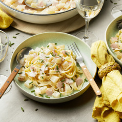 Bandnudeln Mit Kohlrabi-soße