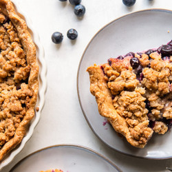 Blueberry Crumble Pie