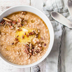 Instant Pot Oatmeal With Apples And Cinnamon
