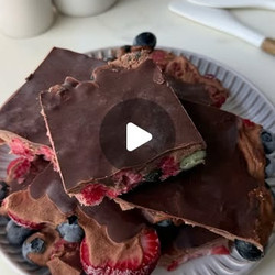 Berry Chocolate Froyo Bark