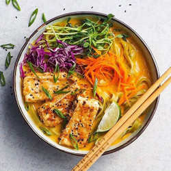 Creamy Coconut Curry Noodles