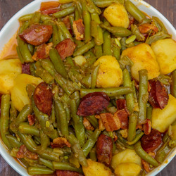 Savor The Essence Of The South: Soulful Smothered Green Beans