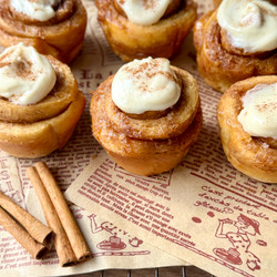 Sourdough Discard Cinnamon Roll Muffins