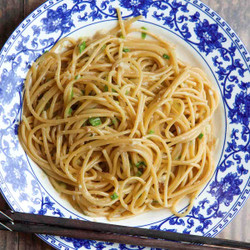 San Francisco-Style Vietnamese Garlic Noodles