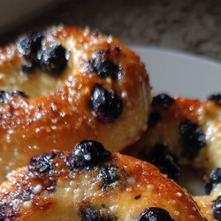 Cottage Cheese Blueberry Breakfast Bagels