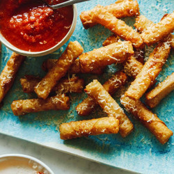 Mozzarella Sticks With Wonton Wrappers