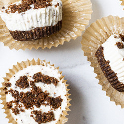 Keto Cookies &amp; Cream Fat Bombs