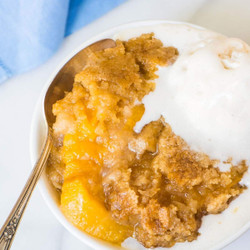 Crock Pot Peach Cobbler