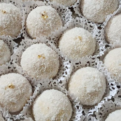 كريات الثلج المحشية بجوز الهند 🥥