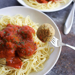 Easy Vegan Meatball Recipe With Chickpeas (PS VG)