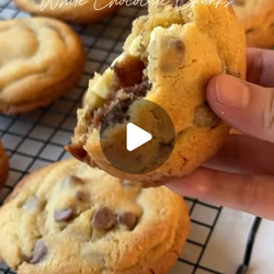 Chocolate Chip Cookies With White Chocolate Chunks
