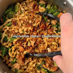 Simple 5-ingredient Noodles With Ground Turkey And Broccoli