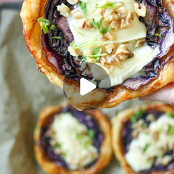 Tarte Tatin Van Rode Kool Met Sinaasappel En Brie