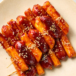 Korean Rice Cake And Sausage Skewer (so-tteok So-tteok)