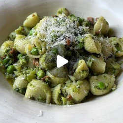 Pasta E Broccoli With Bacon, Peas And Pesto