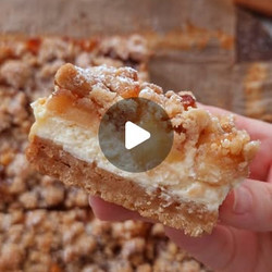 Apple Cheesecake Bars