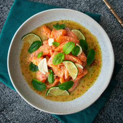 Spicy Salmon Sashimi Salad