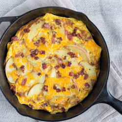 Apple, Bacon &amp; Cheddar Frittata
