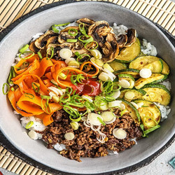 Korean Beef Bibimbap With Zucchini, Mushrooms, And Carrot