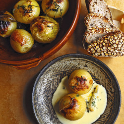 Uien Uit De Oven Met Taleggio Van Nigel Slater