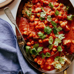 Spicy Vegan Chickpea And Cauliflower Curry