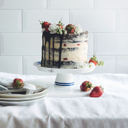 Chocolate-strawberry Naked Cake