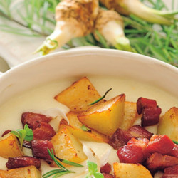 Meerrettich Suppe mit Kartoffeln und Bacon