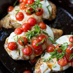 Skillet Chicken Caprese Recipe
