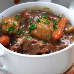 Easy Slow Cooker Beef Stew
